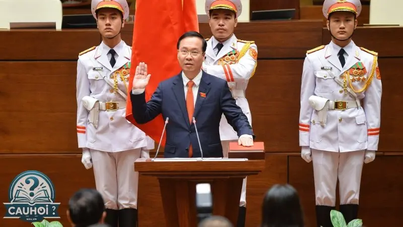 Con đường hoạt động chính trị Con đường hoạt động chính trị