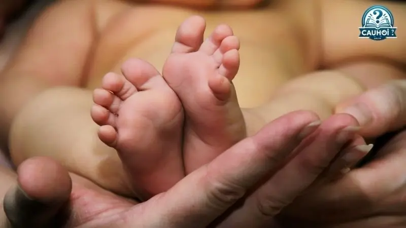 Tầm quan trọng của việc nhận biết các dấu hiệu bình thường và bất thường ở chân trẻ sơ sinh Tầm quan trọng của việc nhận biết các dấu hiệu bình thường và bất thường ở chân trẻ sơ sinh