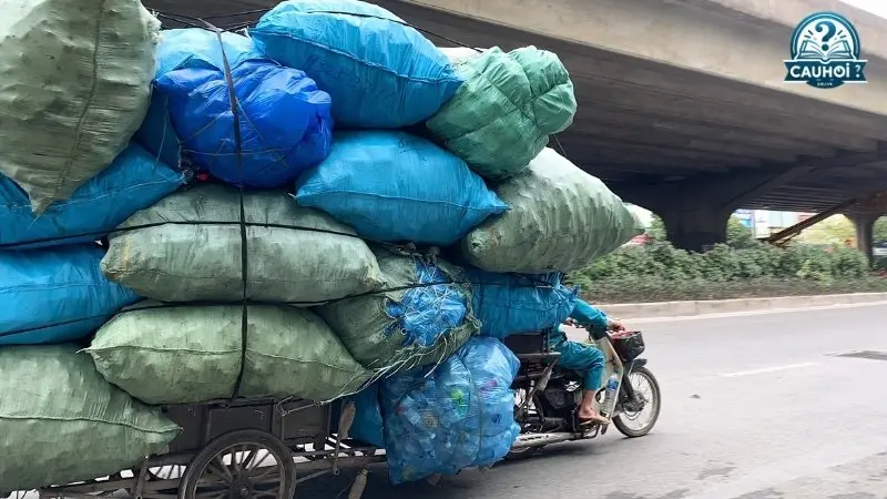 Quy định về xe máy chở hàng cồng kềnh Quy định về xe máy chở hàng cồng kềnh