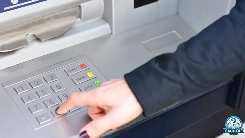 Các bước rút tiền từ máy ATM Các bước rút tiền từ máy ATM
