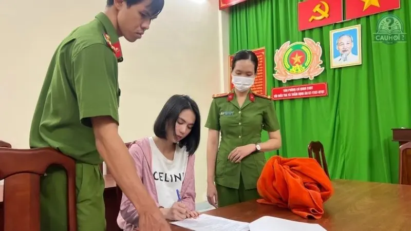 Ngọc Trinh bị khởi tố và xét xử vì tội gây rối trật tự công cộng Ngọc Trinh bị khởi tố và xét xử vì tội gây rối trật tự công cộng